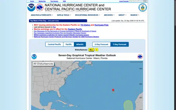 National Hurricane Center homepage screenshot